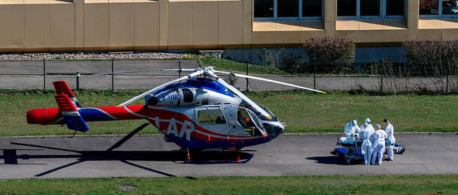 Coronavirus: première évacuation en France de malades par hélicoptère militaire vers l'Allemagne