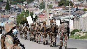 Confinement: la police et l'armée sud-africaines mises en cause dans des violences