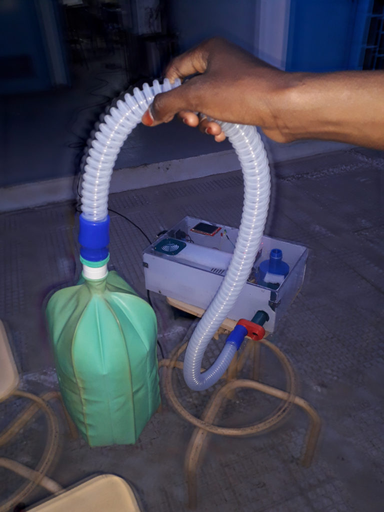 Exclusif !!! Une lumière venue de Thiès dans la lutte contre Covid-19: quatre enseignants chercheurs de l'EPT conçoivent un Respirateur Artificiel