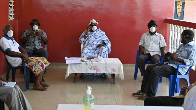 Coronavirus : Quelles fausses informations se répandent en Afrique ?