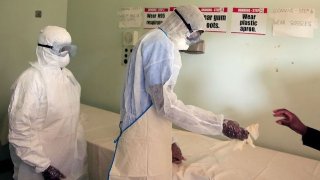 Les travailleurs de la santé au Zimbabwe se sont mis en grève alors que le pays entre dans un confinement de trois semaines