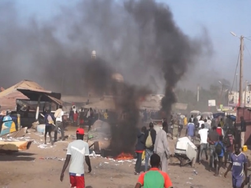 ​Affrontements entre pêcheurs de Yarakh et de Guet Ndar : deux blessés et deux pirogues brûlées