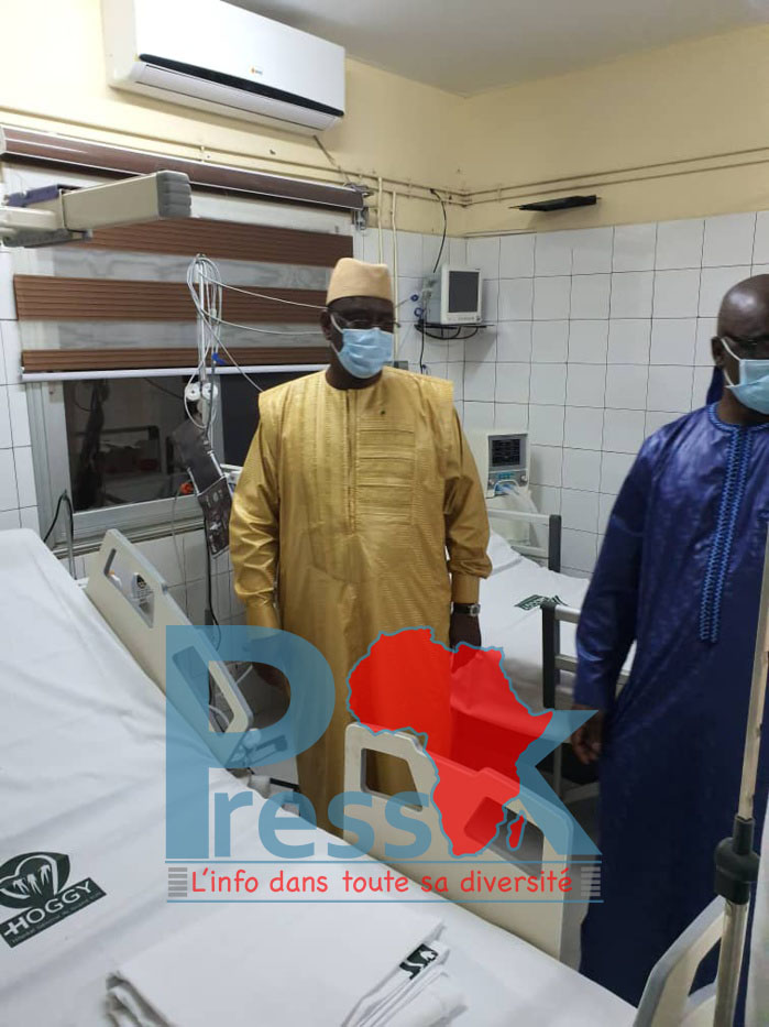 COVID-19: Macky Sall effectue une visite surprise à l’hôpital Général de Grand-Yoff (les images)