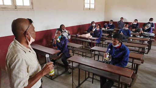 Coronavirus à Madagascar: prise collective du remède présidentiel dans les écoles