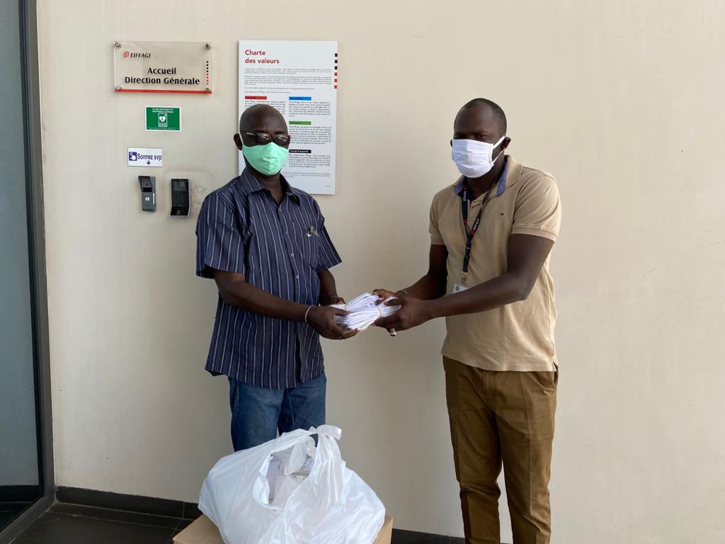 Lutte contre le Covid-19 : Après l'octroi d'un chèque de 15 millions FCFA à l’Asc Saltigué de Rufisque, l’Autoroute de l’Avenir offre des masques lavables