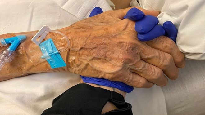Ces personnes qui risquent leur vie pour sauver les patients atteints de Covid-19