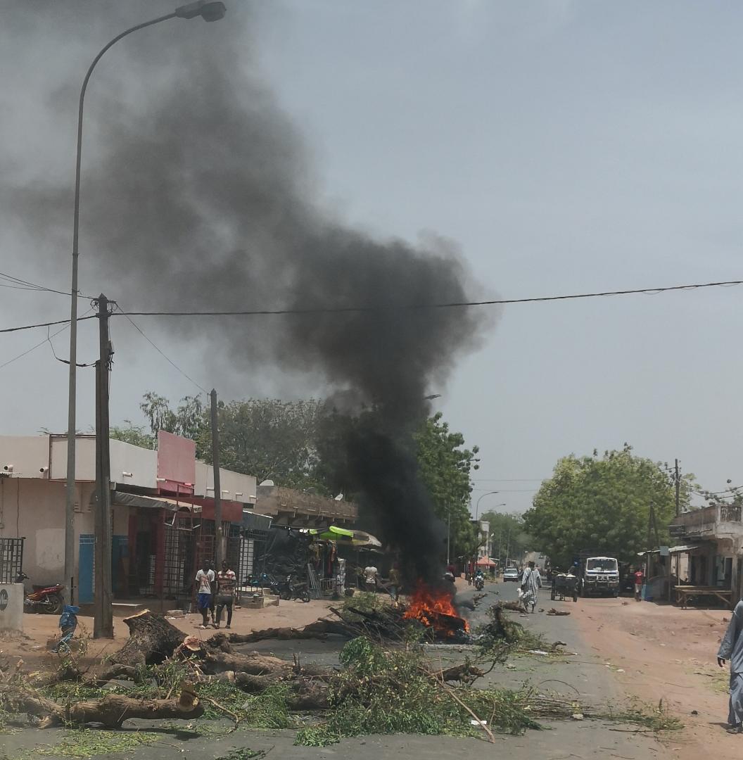 Tambacounda: les conducteurs de motos-Jakarta mettent la ville sens dessus dessous pour la réclamer la reprise de leur activité de transport