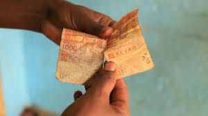 Fin du franc CFA: l'éco à petits pas