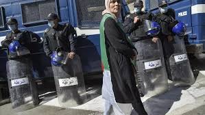 Algérie : le pouvoir durcit la répression sur les réseaux sociaux