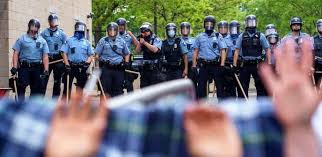 Aux Etats-Unis, deuxième soirée de manifestations après la mort de George Floyd aux mains de la police