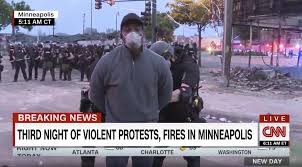 Un journaliste noir de CNN arrêté et menotté en plein direct alors qu’il couvre les émeutes à Minneapolis