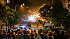 Mort de George Floyd : heurts près de la Maison Blanche, la tension ne faiblit pas