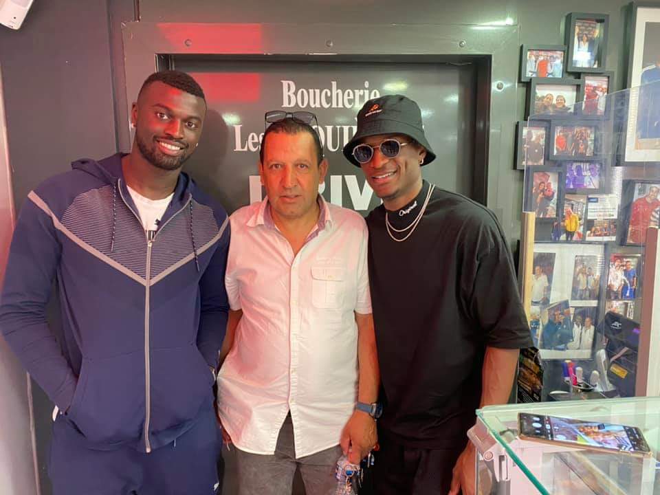 Mbaye Niang aperçu avec Bouna Sarr... accentue la polémique sur son probable transfert à l’OM