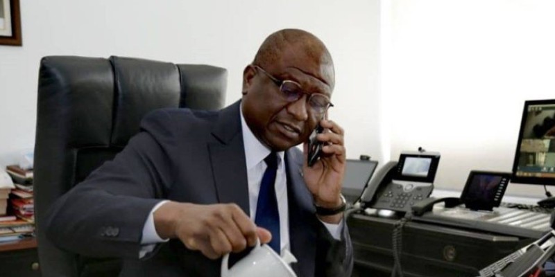 Allégations pour trafic de drogue: le ministre ivoirien de la Défense porte plainte contre les auteurs de l'enquête et les "relais"