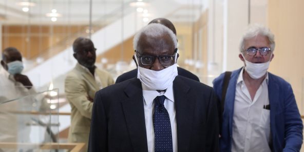 Procès IAAF: Lamine Diack qualifie son fils de "voyou"