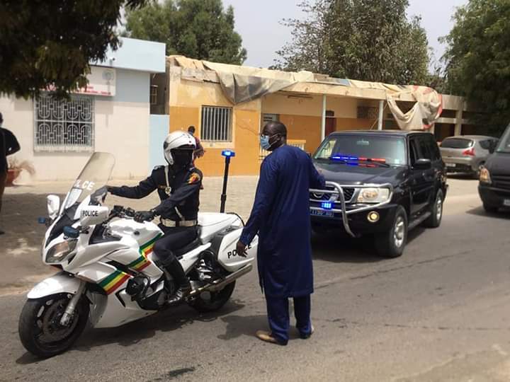 Le convoi funéraire transportant la dépouille de Serigne Pape Malick Sy a quitté l’hôpital Principal pour Tivaouane