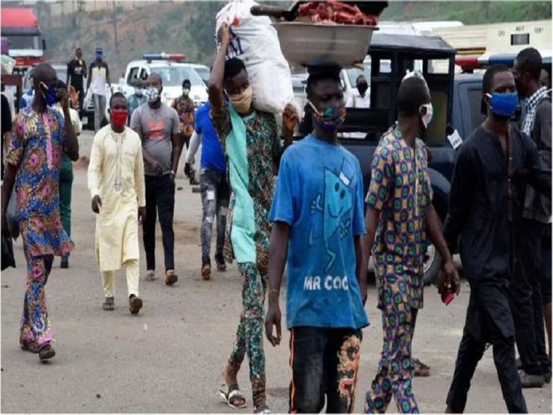 Coronavirus : l'OMS repense le mode de propagation du Covid-19 dans l'air