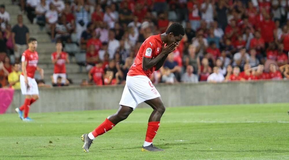 Sidy Sarr zappé du projet de Nîmes par le coach après son retour tardif à la reprise