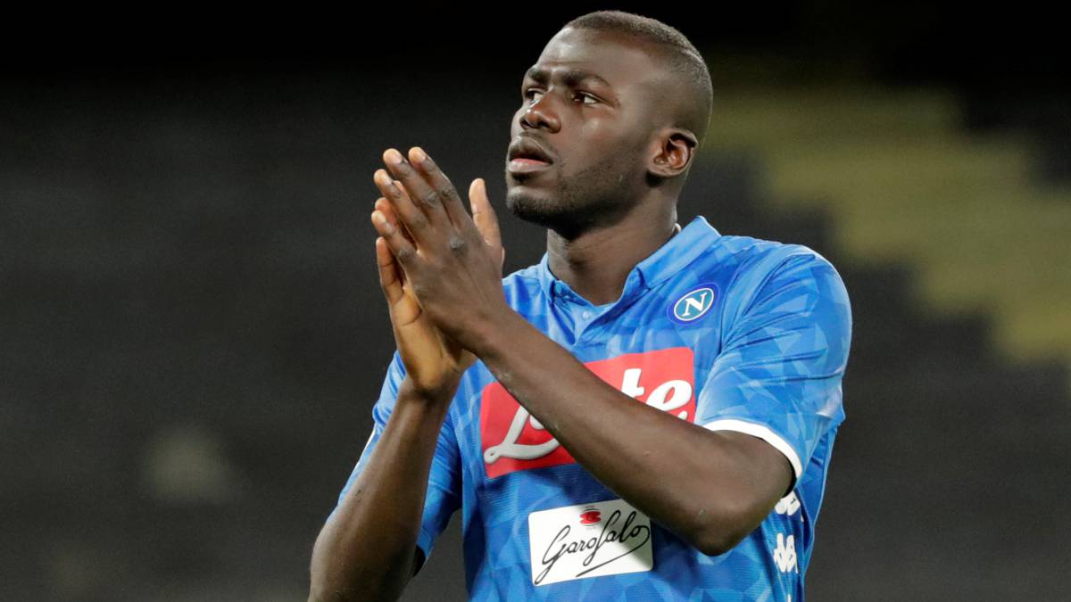 Guardiola et Manchester City prêts à mettre 83 millions d'euros pour recruter Kalidou Koulibaly