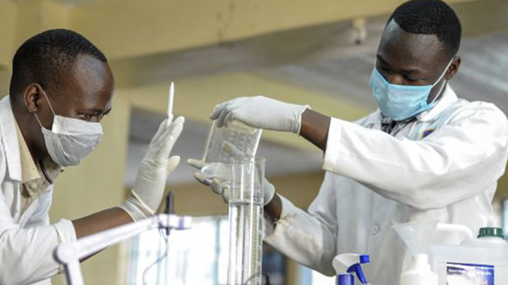 Stratégie de tester uniquement des personnes présentant des signes Covid-19: Les «symptomatiques» ont-ils pris l’ascenseur ?