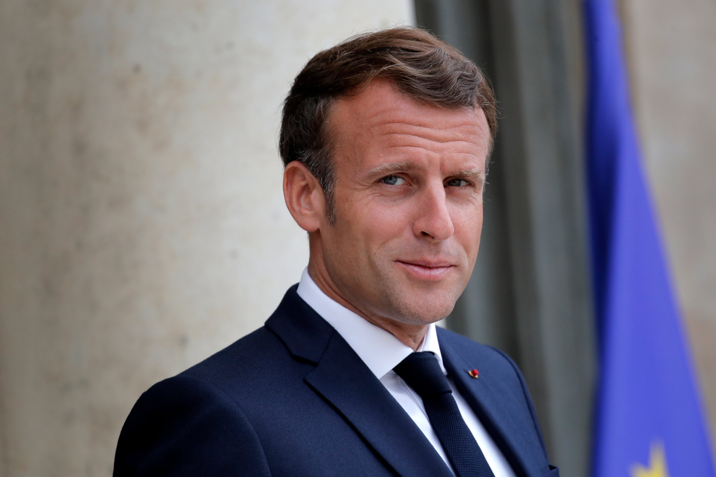 Emmanuel Macron tweete en langue arabe pour exprimer sa solidarité au peuple libanais