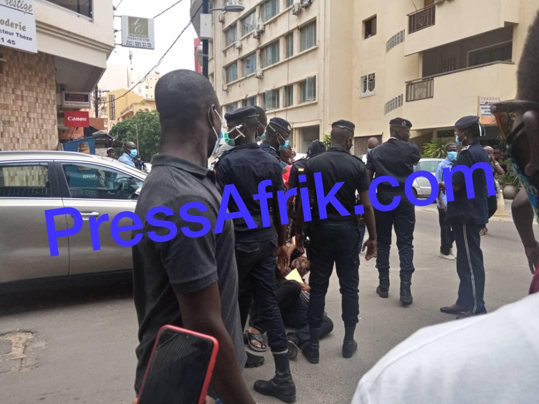 Guy Marius Sagna arrêté devant la préfecture de Dakar