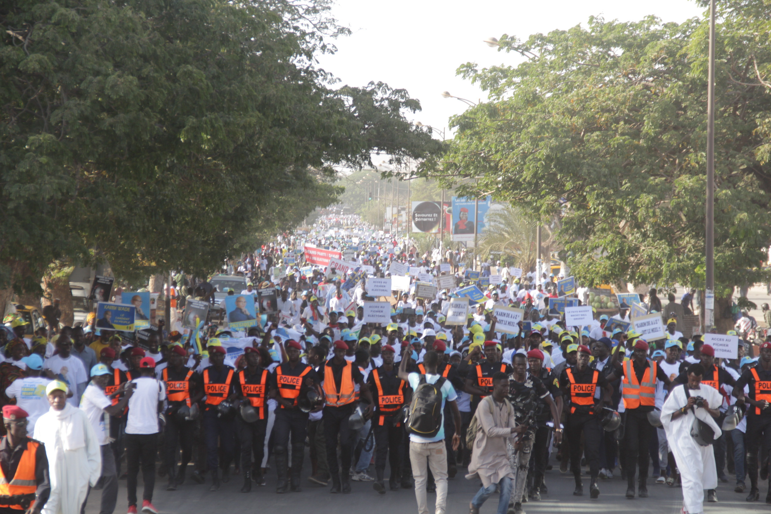 Aar Li Nù Book, Noo Lank et Doyna marchent ce vendredi avec 25 revendications
