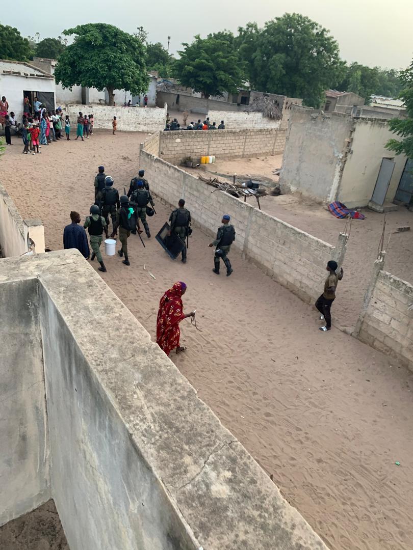 Tobène en État de siège: 5 personnes arrêtées, les forces de l’ordre encerclent le village pour permettre au géomètre du ministre Aly Ngouille Ndiaye de délimiter leurs champs
