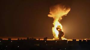 Gaza: nouvelles frappes israéliennes en représailles à des ballons incendiaires
