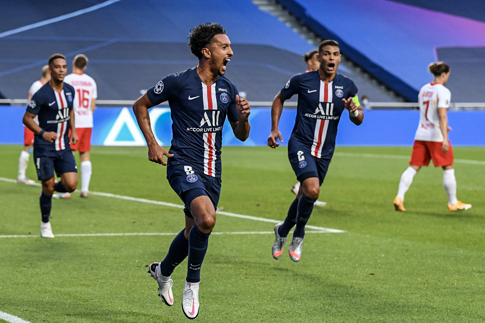 Demi-finale Ligue des champions: Paris fait un grand pas vers une finale historique