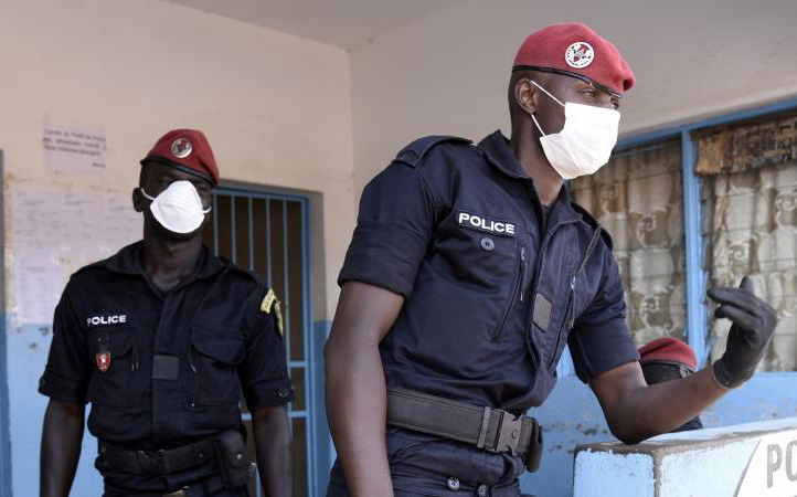 Non port du masque: 432 personnes interpellées et plus de 2,5 millions Fcfa d'amende récoltés par la police de Mbour