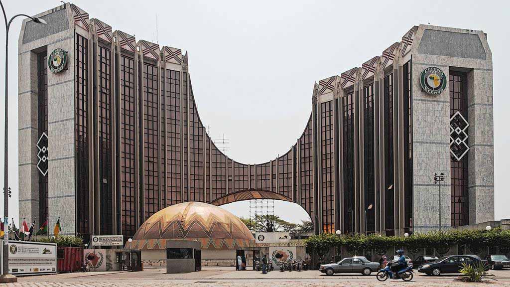 Transition au Mali: la junte se prépare à rencontrer ce mardi la Cédéao au Ghana