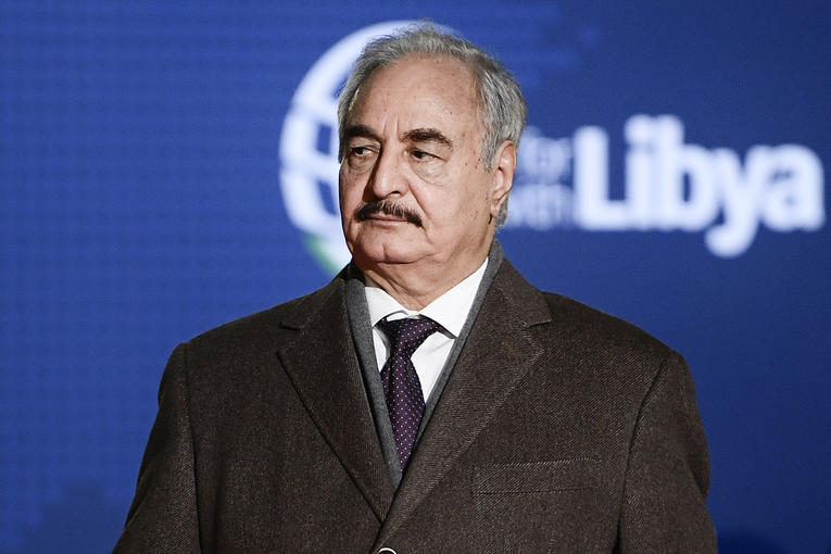 Après 8 mois de blocage, Khalifa Haftar rouvre les vannes du pétrole libyen