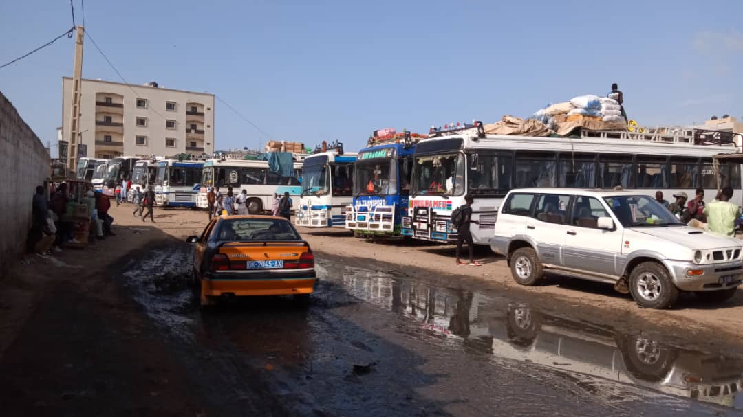 Fermeture de la frontière Sénégal-Gambie : A la gare Bignona de Grand Yoff, chauffeurs et voyageurs crient leur ras-le-bol