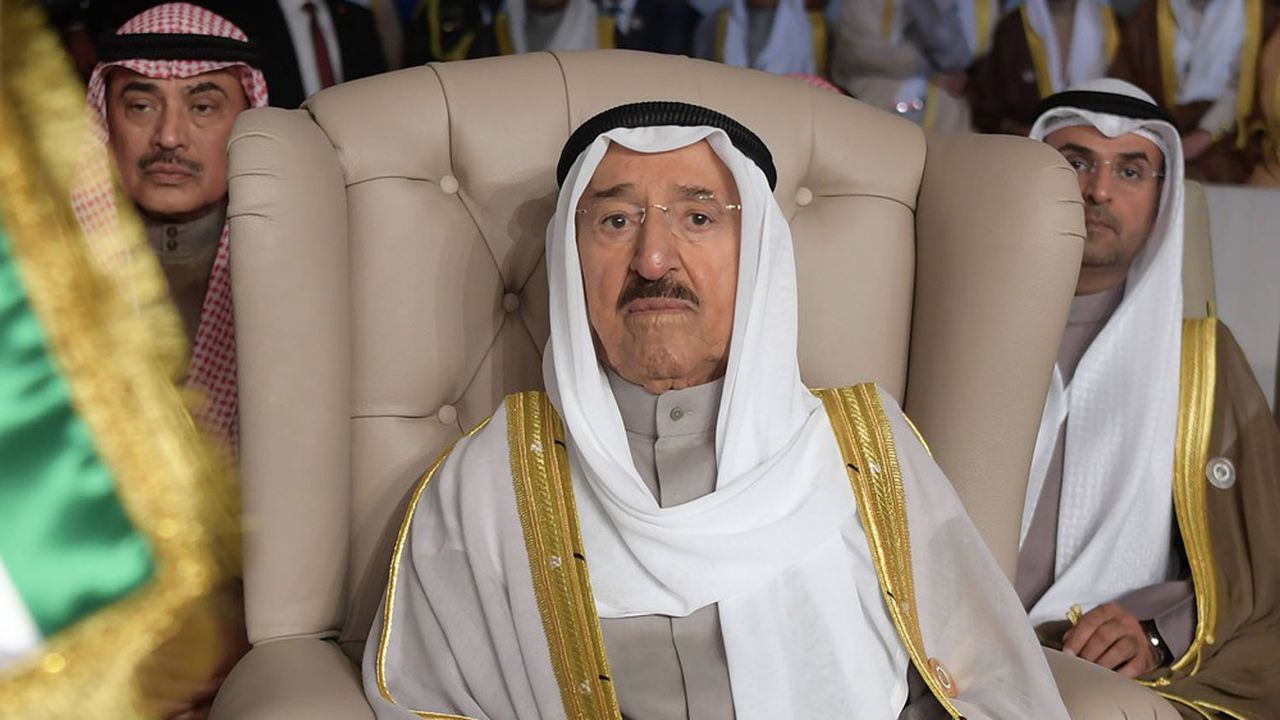 Décès de l'émir du Koweït, doyen de la diplomatie dans le Golfe