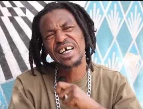 10.000 problèmes au juge: « Je vais cesser de fumer, je le dois bien à mes fans… »