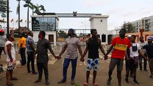 Nigeria: Buhari lance un appel à la paix mais n'évoque pas l'intervention de l'armée