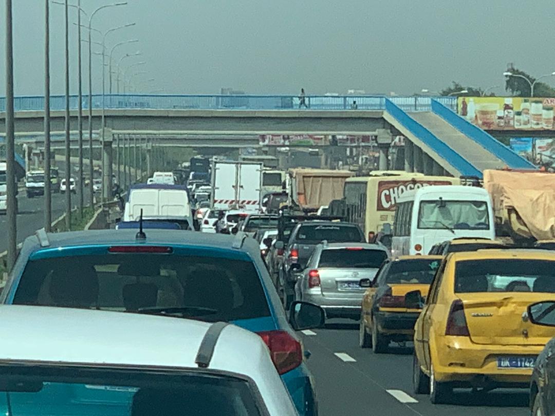 Autoroute de L’Avenir: un accident à hauteur de Thiaroye ralentit le trafic sur l’axe Pikine-Keur Massar