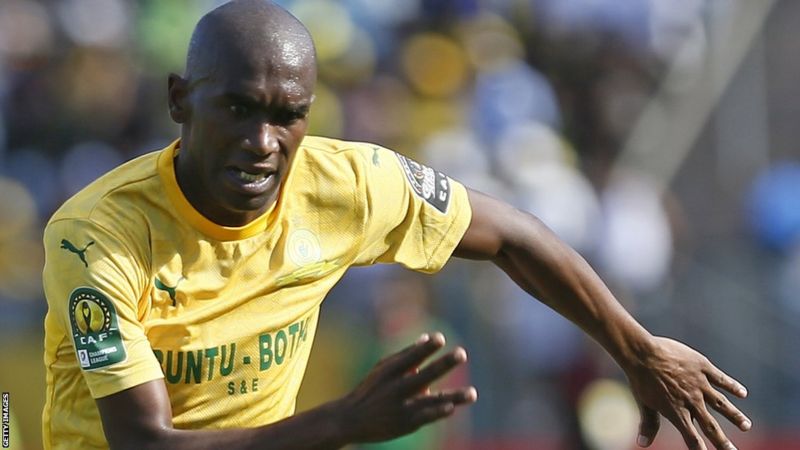 Anele Ngcongca, le footballeur sud-africain est décédé dans un accident de voiture