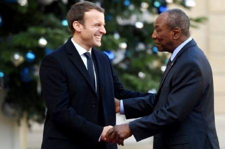 Présidentielle de la Guinée : après l’avoir critiqué, Emmanuel Macron finit par féliciter Alpha Condé