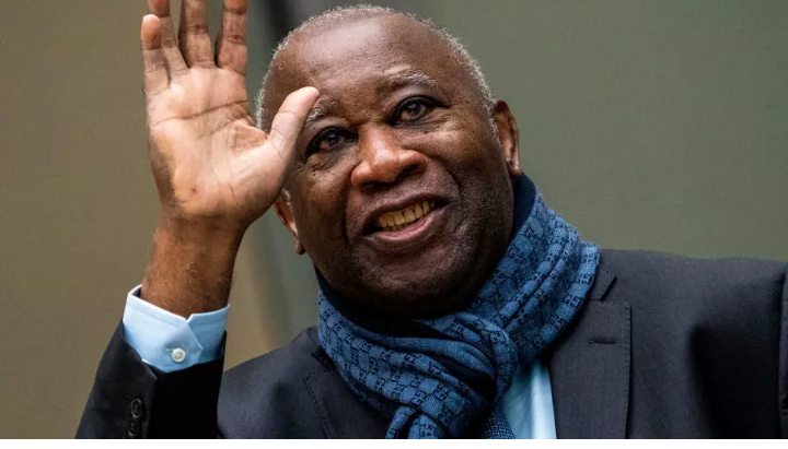 Passeports pour Laurent Gbagbo: ses partisans soufflent et attendent son retour
