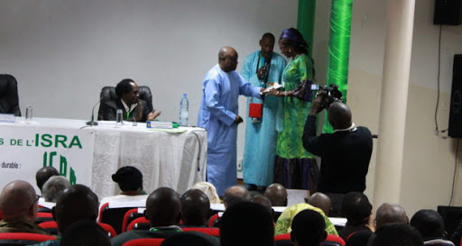 Retard récurrent des salaires à l’ISRA: la lettre ouverte des syndicats au président de la République