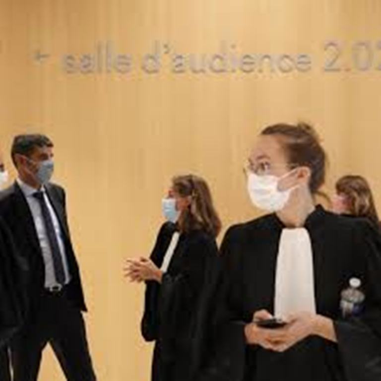 Procès des attentats de janvier 2015 en France: la défense se blinde