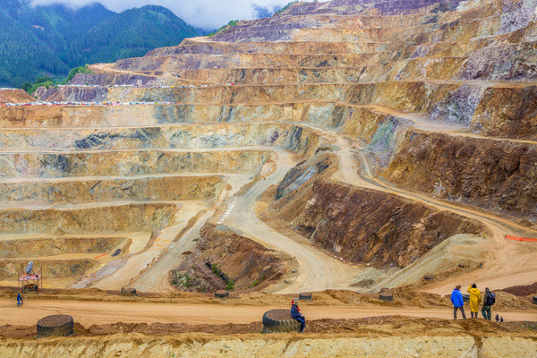 Gouvernance des ressources minérales : partage de bonnes pratiques des acteurs miniers africains au Gorée Institute