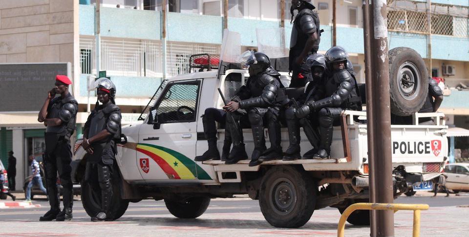 #Covid_19Sénégal - Déploiement policier contre les fêtards, l'embuche de Noël