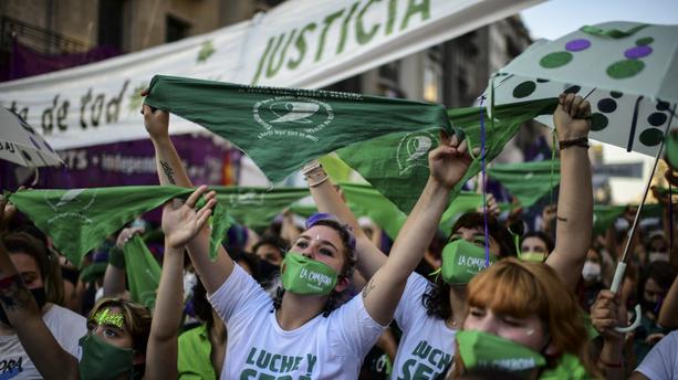 Le Congrès argentin adopte la loi légalisant l'avortement