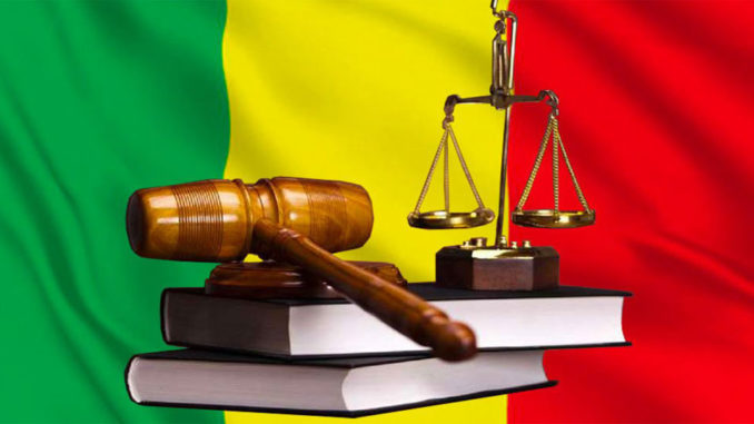 Mali: les personnes accusées d'atteinte à la sûreté de l'État placées en détention provisoire