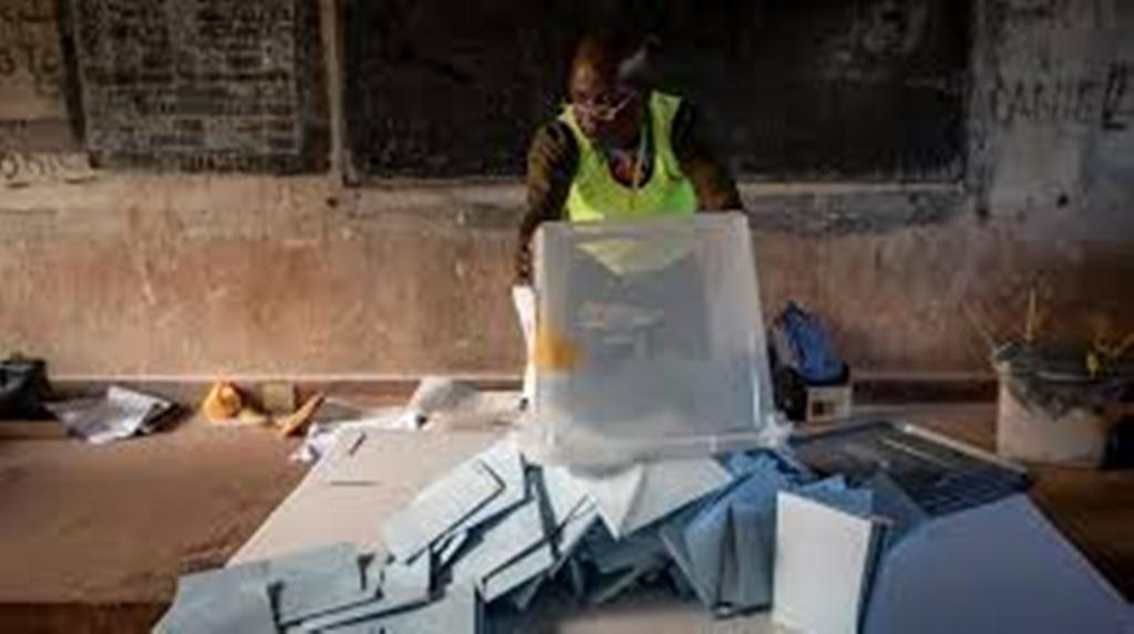 Élections en Centrafrique: l'opposition conteste la méthode de compilation des résultats