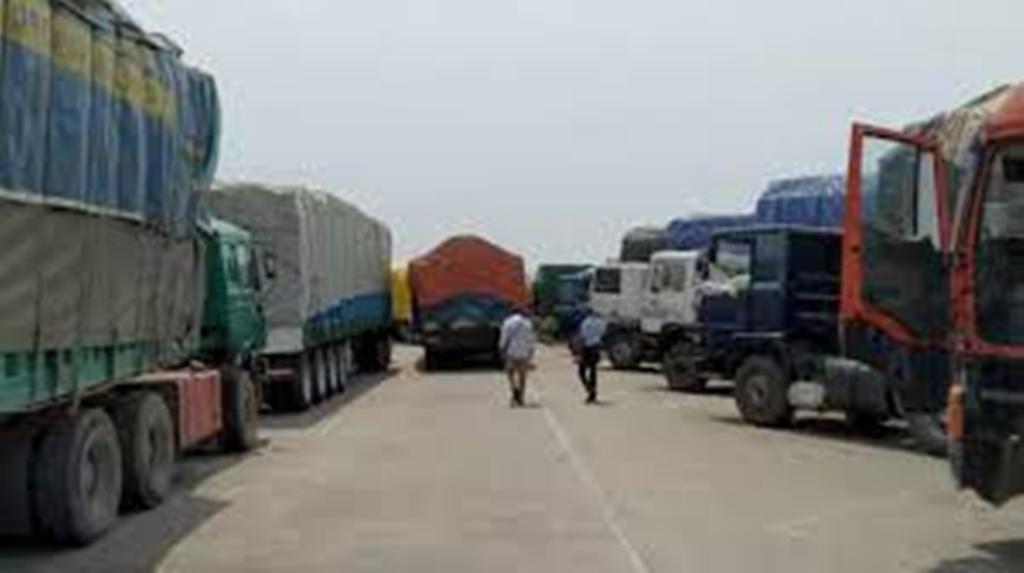 Les camions toujours bloqués à la frontière entre le Nigeria et le Bénin