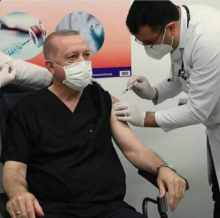Covid_19: le Président Erdogan se fait vacciner devant les caméras